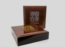 Elegantní dřevěný box na starostenskou insignii