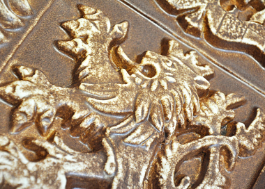 Detail keramického státního znaku České republiky - český lev