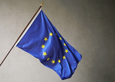 Tištěná venkovní vlajka EU - uchyceni na karabinky
