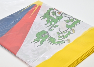 Tištěná tibetská vlajka, balení.