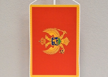 Stolní vlaječka Černé Hory na zavěšení.