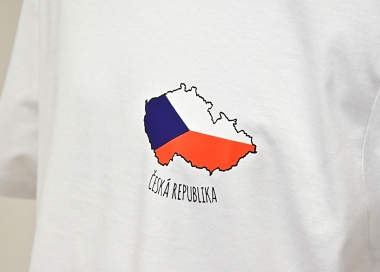 Detail potisku pánského trička vlajka Česká republika.