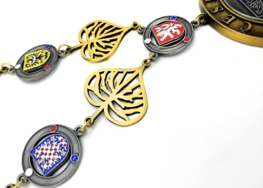 Závěsný odznak pro starosty zlatostříbrný se zdobným řetězem, znak Čechy