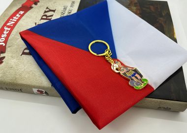 Kniha – Požáry a dárek vlajka ČR + klíčenka sv. Florián