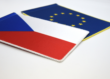 Stolní vlaječka Česká republika Premium + Stolní vlaječka Evropská unie Premium 