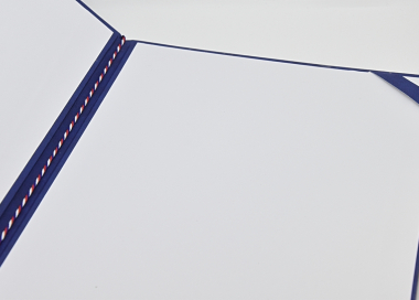 Obřadní desky se státním znakem SR a trikolórou, modré