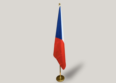 Sada interiérového stojanu s vlajkou ČR
