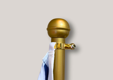 Ozdobná kulička na vrcholku žerdi