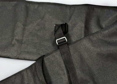 Detail přepravního obalu na hliníkový vlajkový stožár Basic