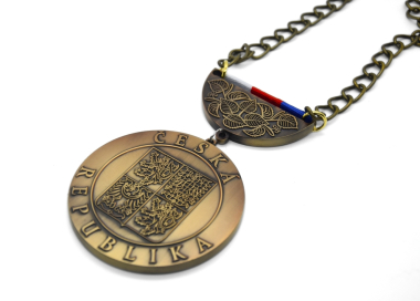 Závěsný odznak pro starosty s řetízkem a státními barvami, starozlato.