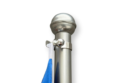 Detail hlavice interiérového stojanu ve stříbrném provedení.