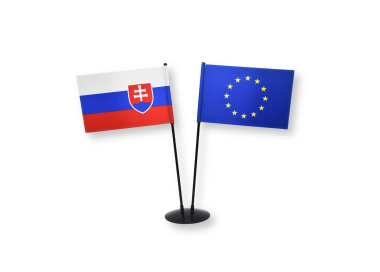 Komplet stolních vlaječek SR a EU s dvouramenným stojánkem