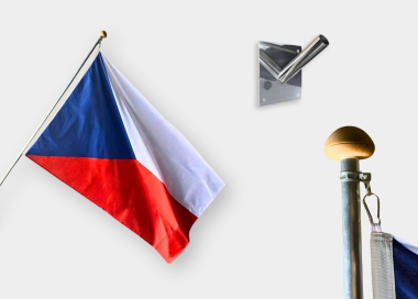 Komplet vlajky ČR s hliníkovou žerdí s hlavicí a nerezovým fasádním držákem