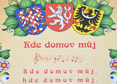 Detail - česká národní hymna v rámu