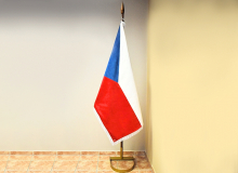 Komplet - sametová vlajka ČR, jednodílná žerď, stojan podkova