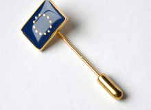 Odznak s vlajkou Evropské unie, uchycení na jehlu